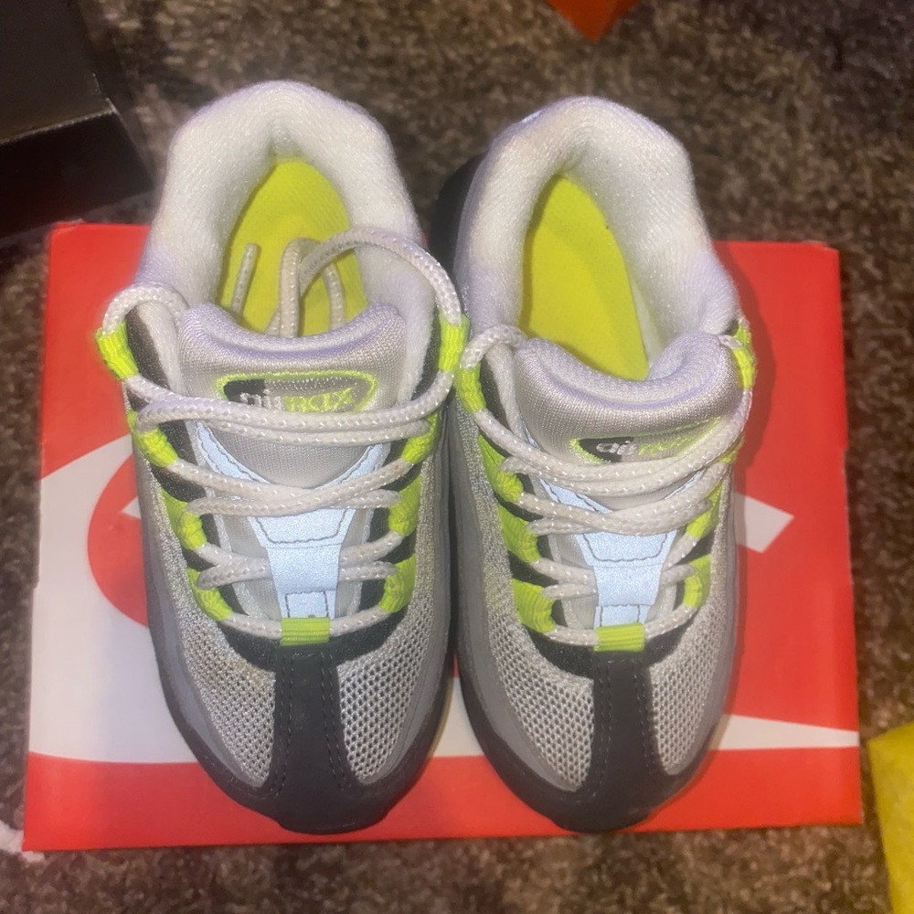 Nike AirMax 95 neon